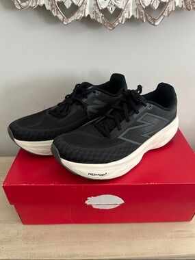 New Balance Fresh Foam X 1080v14 in Black Grey